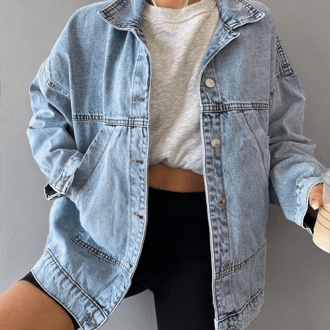 Jeans jacket with buttons
