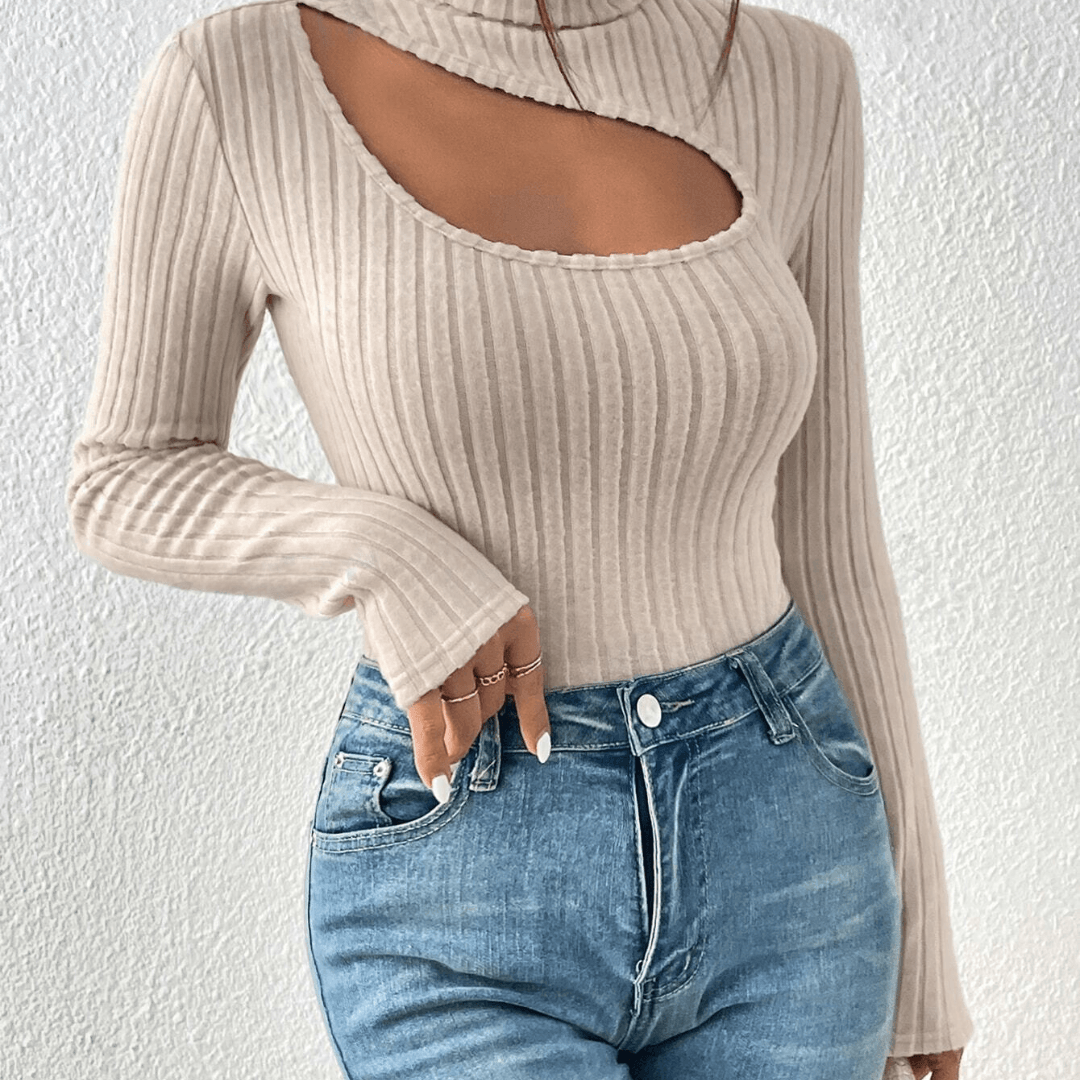 Seamless long-sleeved t-shirt with asymmetrical design