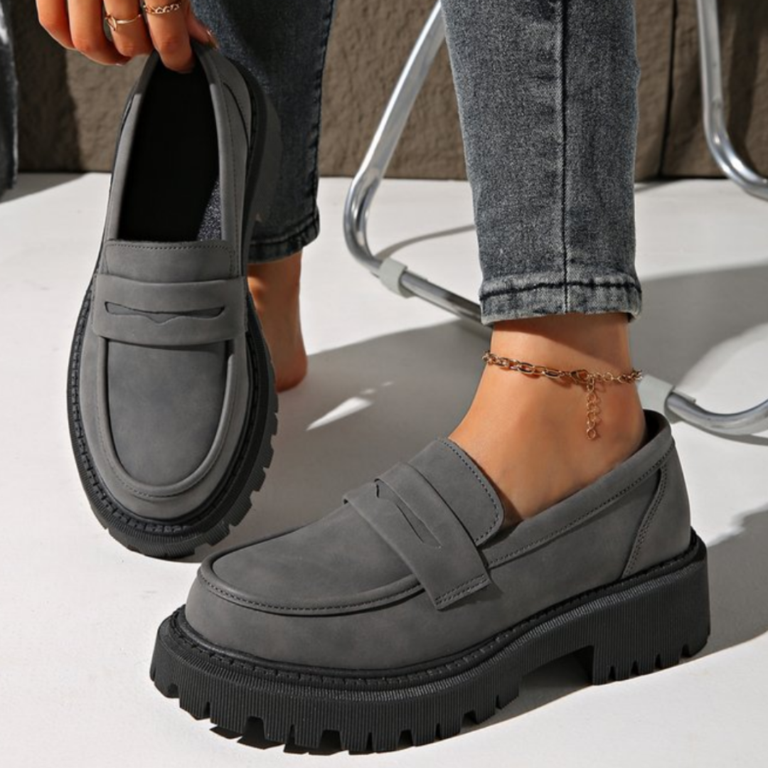 Amélie | Comfortable dark gray suede loafers with a thick, cushioned sole