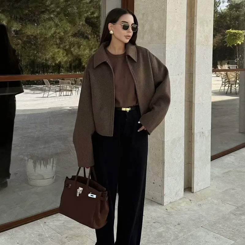 Veste d’hiver femme marron avec col en pointe et fermeture éclair casual