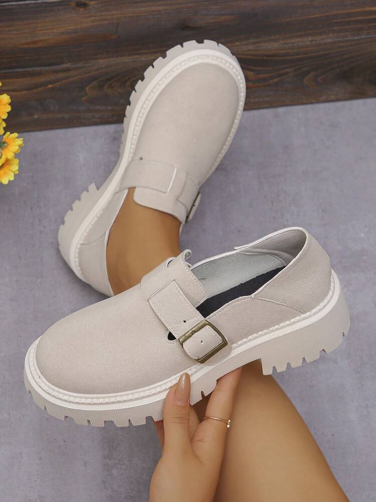 Julie | Comfortable beige loafers with a thick, cushioned sole