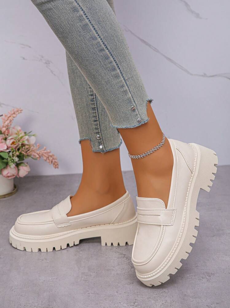 Claire | Comfortable white leather loafers with a thick sole