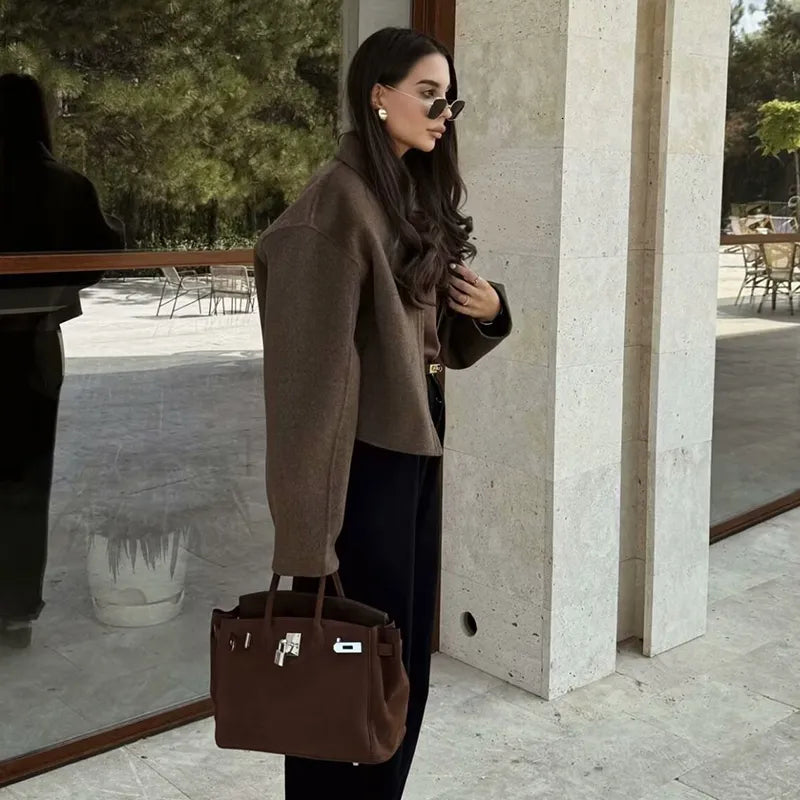 Veste d’hiver femme marron avec col en pointe et fermeture éclair casual