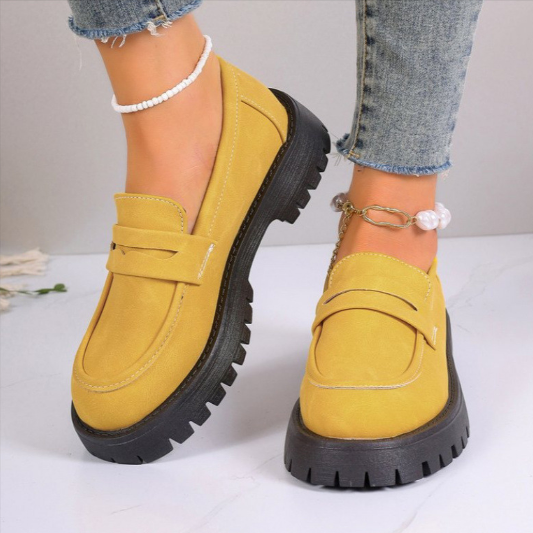 Anaïs | Comfortable suede loafers with a thick, cushioned sole