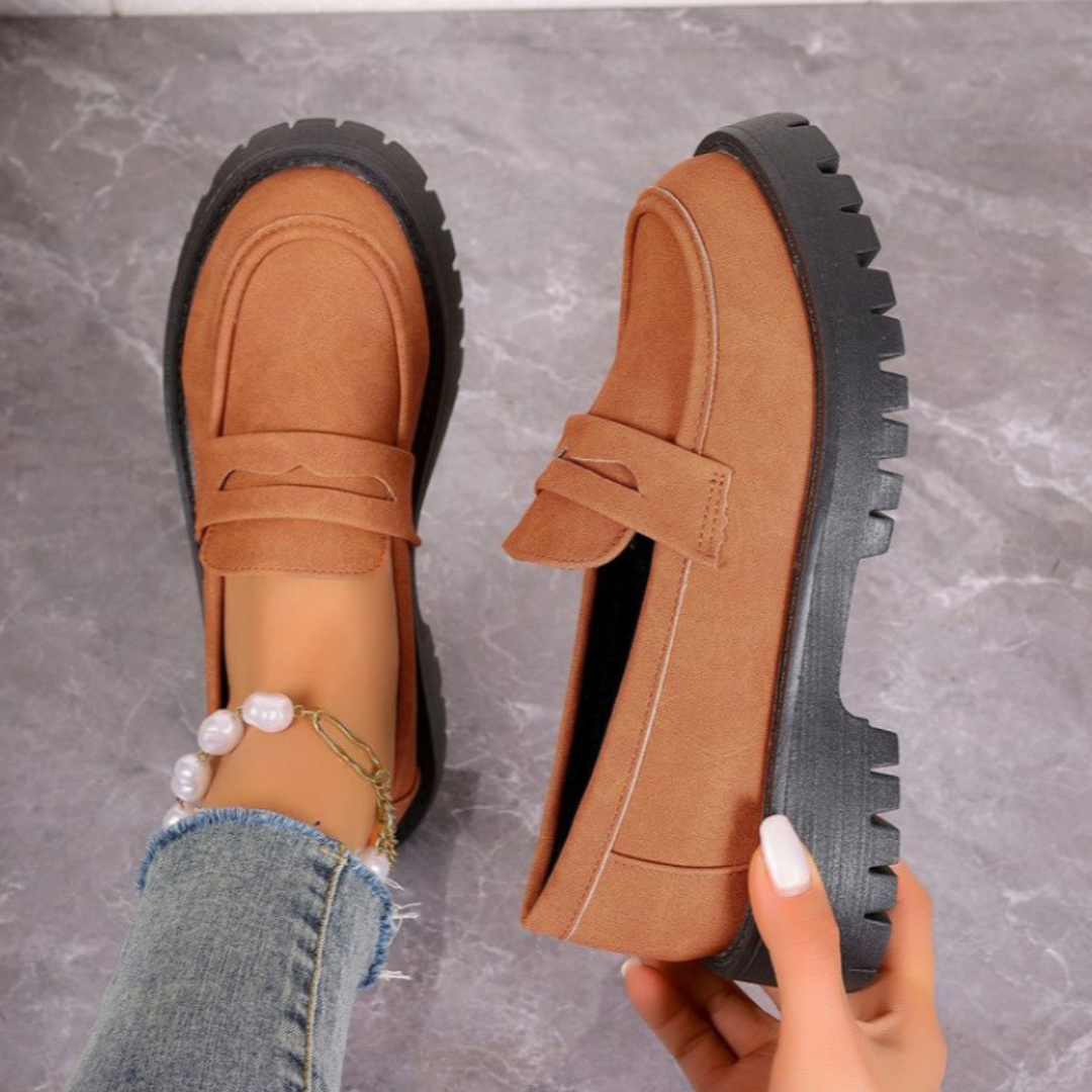 Anaïs | Comfortable suede loafers with a thick, cushioned sole