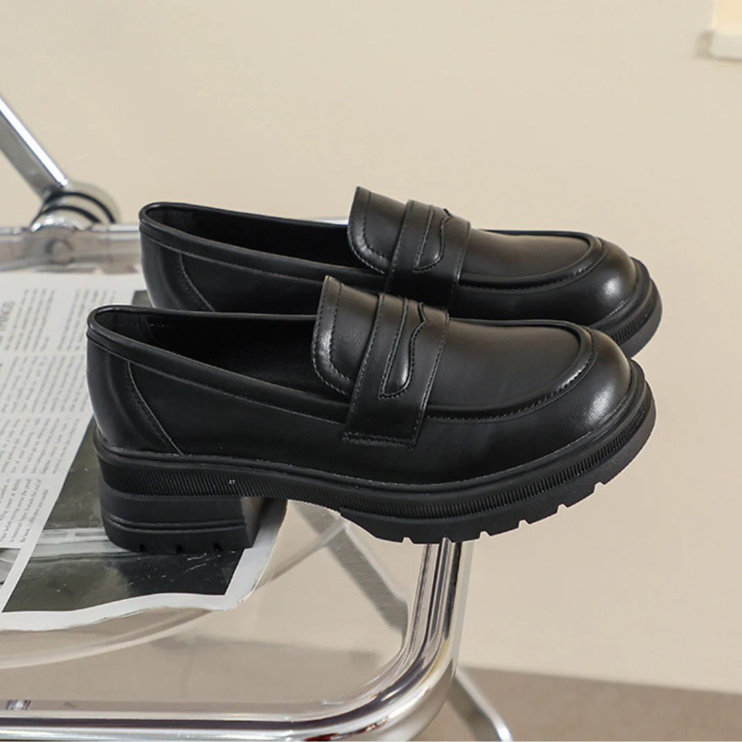 Gabrielle | Comfortable leather loafers with thick soles