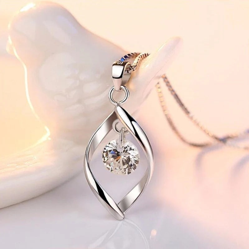Pendentif en argent et cristal de zircone
