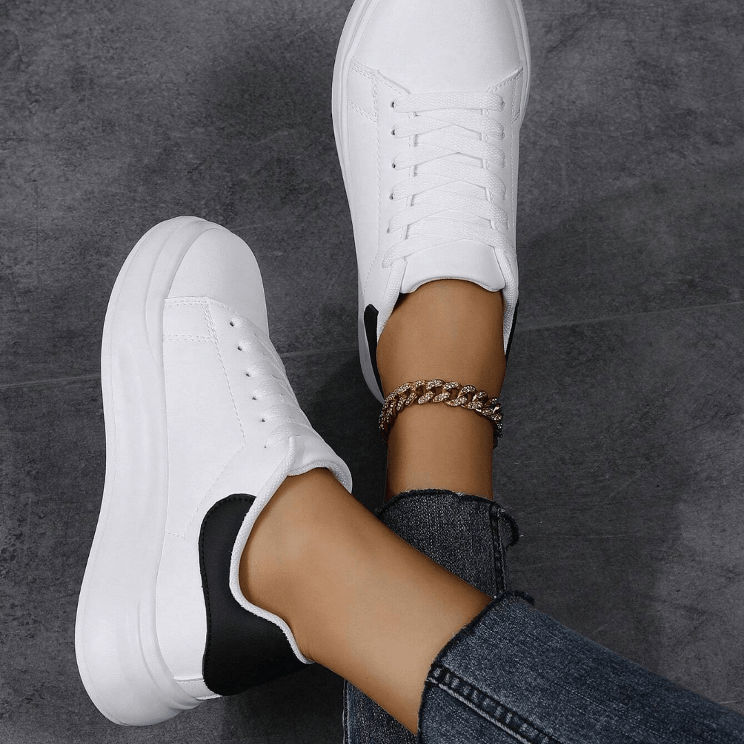 Light casual shoes with soft sole