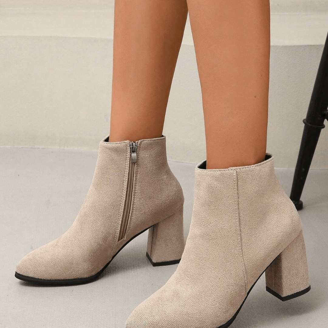 Shoes with heel and side zip