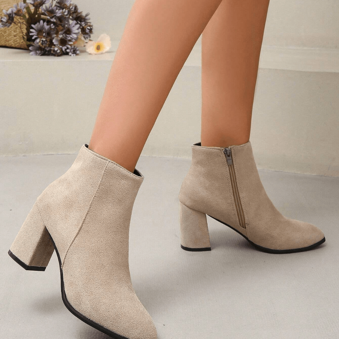 Shoes with heel and side zip