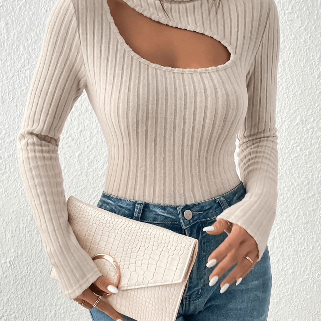 Seamless long-sleeved t-shirt with asymmetrical design