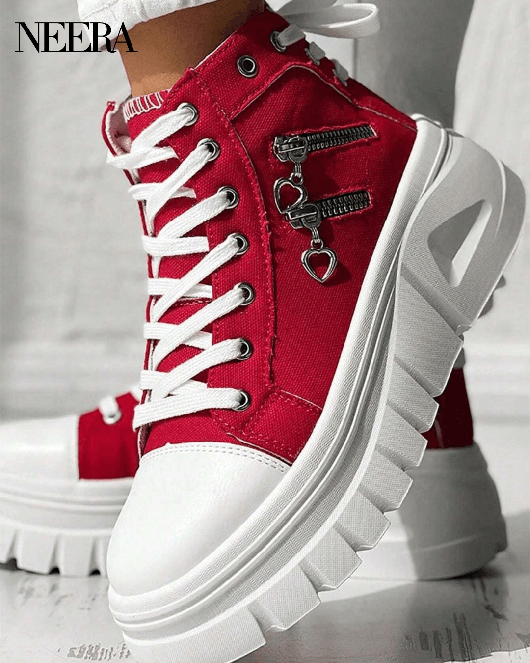 Comfortable shoes with zip and notched sole