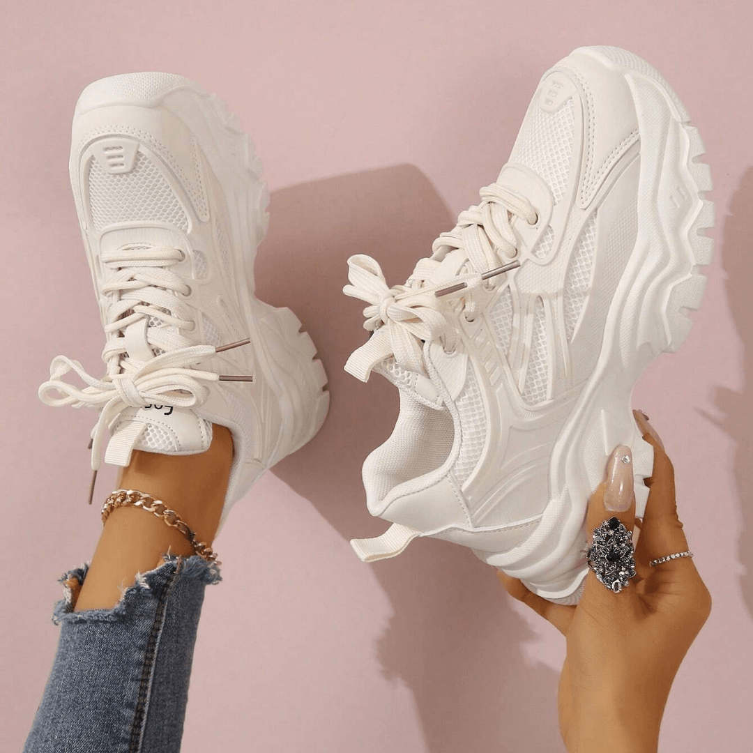 Breathable mesh shoes with soft sole