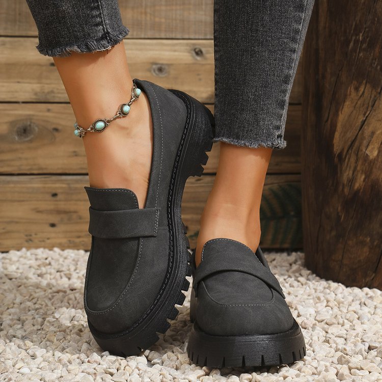 Jeanne | Comfortable black suede loafers with a thick, cushioned sole