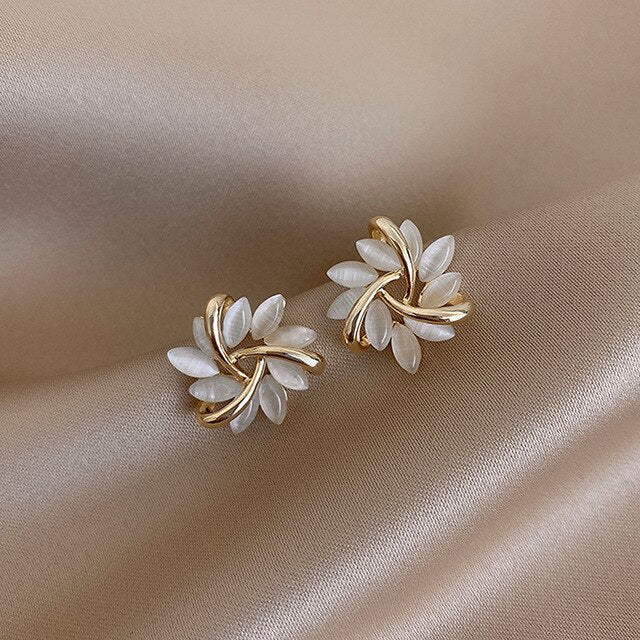 Boucles d'oreilles de luxe en opale blanche en or