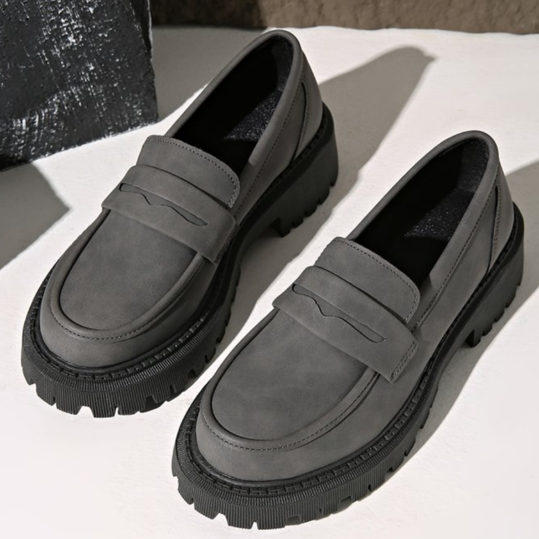 Amélie | Comfortable dark gray suede loafers with a thick, cushioned sole