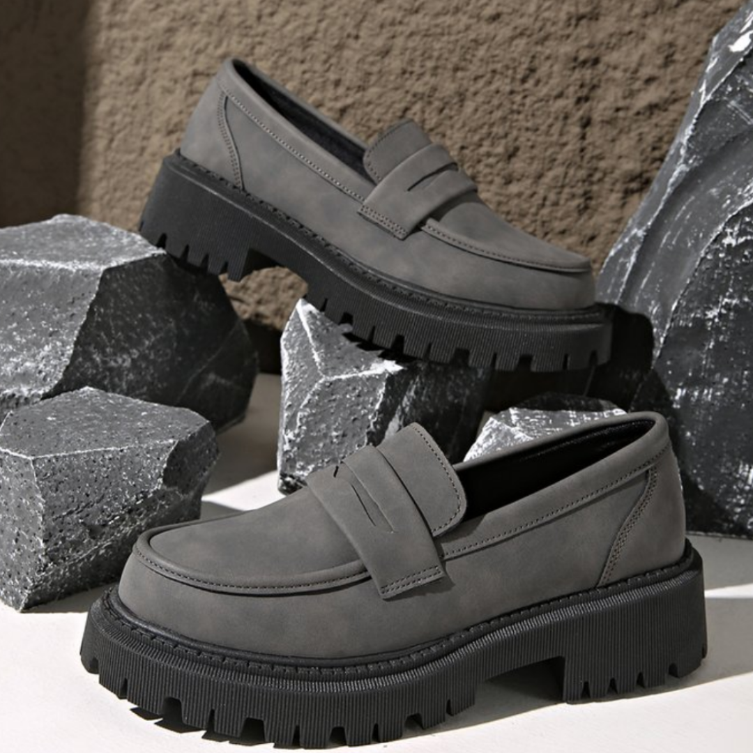 Amélie | Comfortable dark gray suede loafers with a thick, cushioned sole