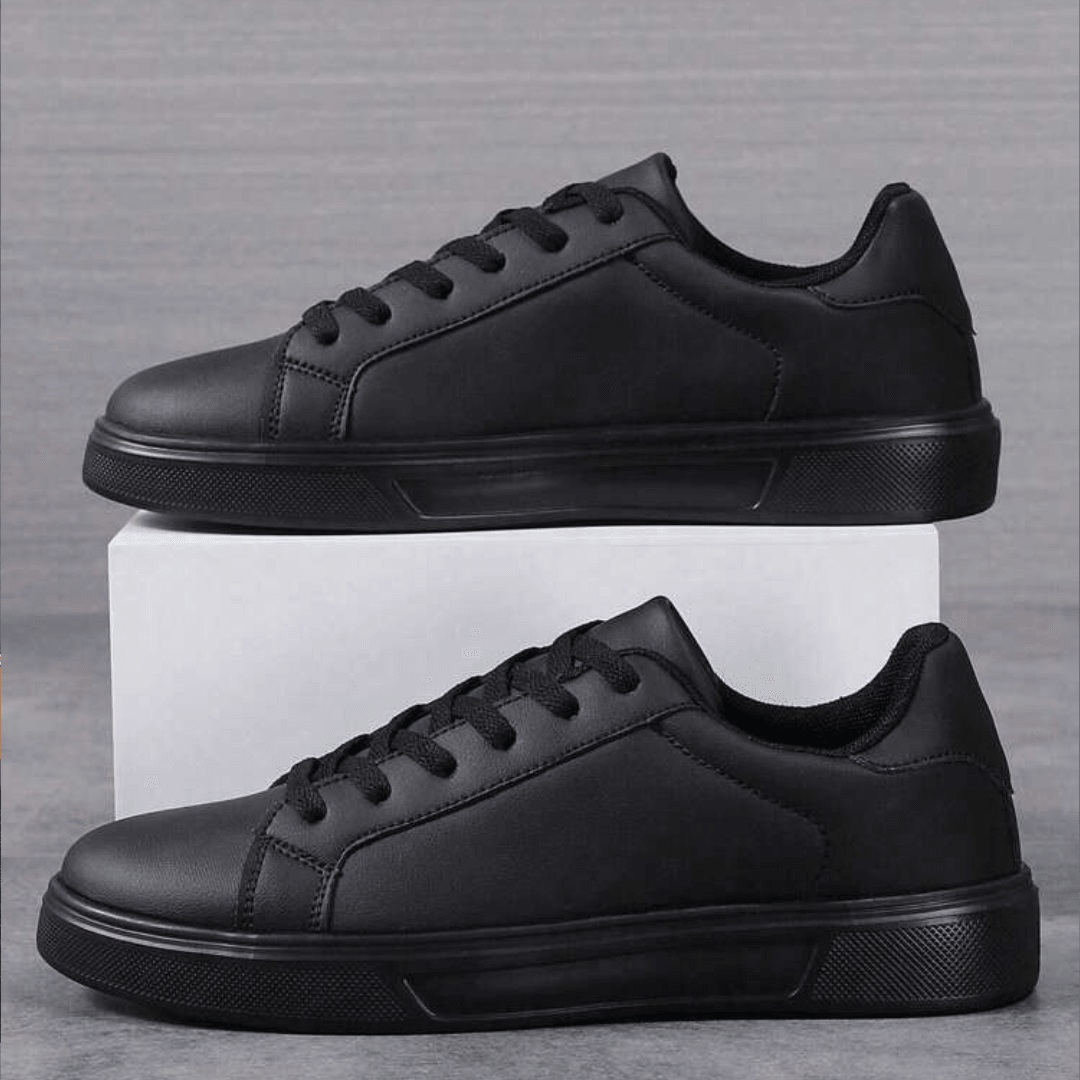 Scarpe, Sneakers in pelle nera per primavera e autunno