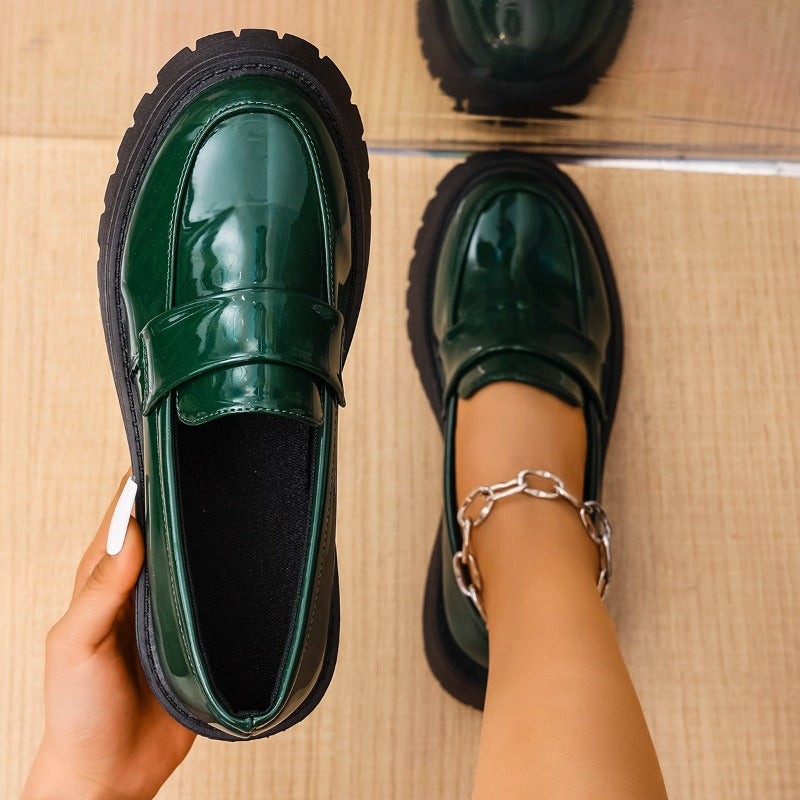 Vivienne | Green leather loafers with a comfortable, thick sole