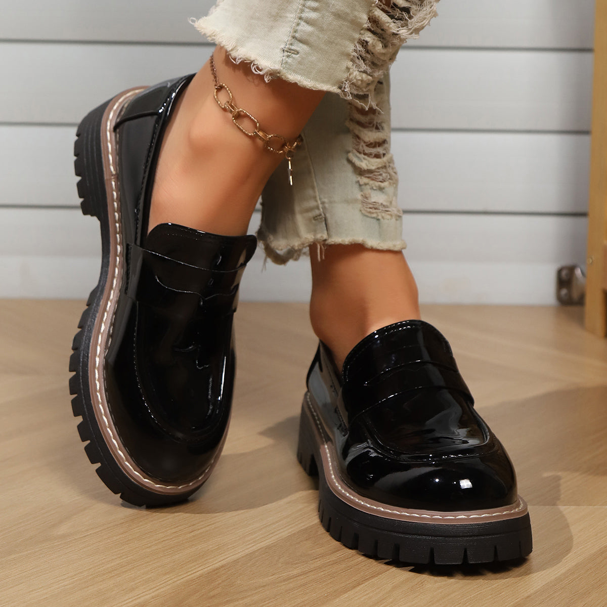 Pauline | Comfortable crocodile leather loafers with a thick, cushioned sole