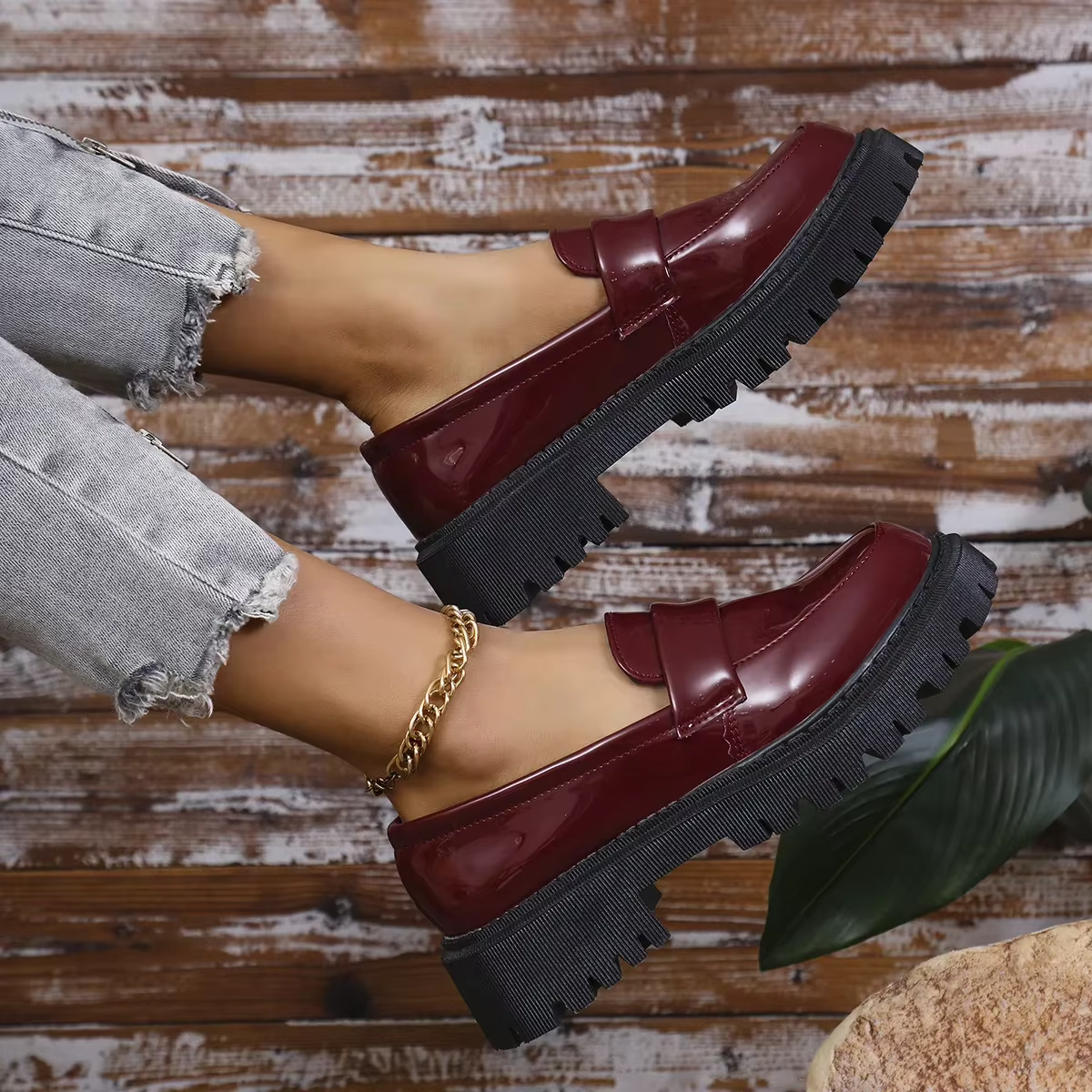 Denise | Comfortable crocodile leather loafers with thick sole
