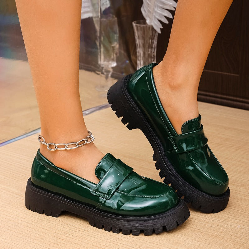 Vivienne | Green leather loafers with a comfortable, thick sole