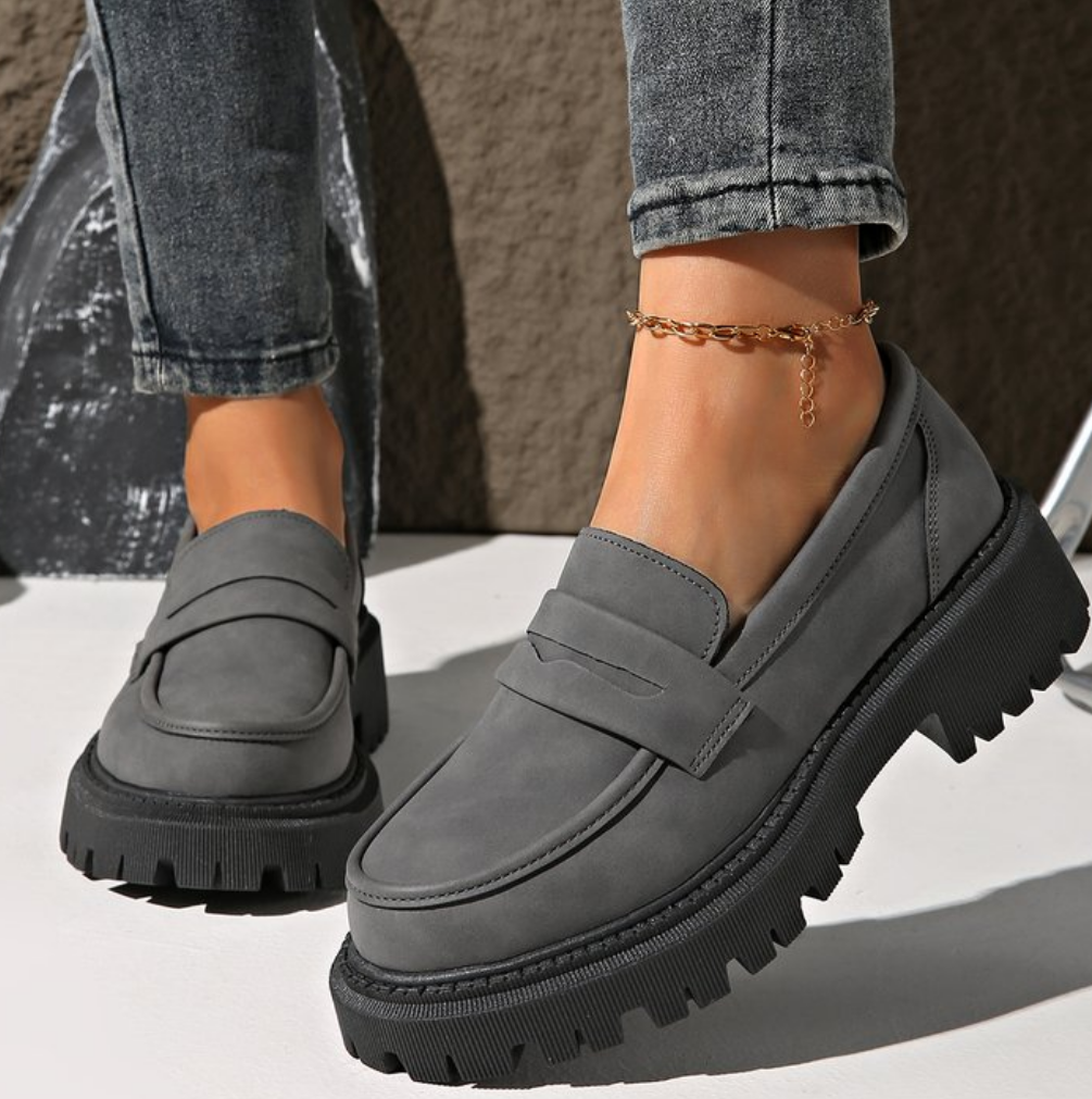 Amélie | Comfortable dark gray suede loafers with a thick, cushioned sole