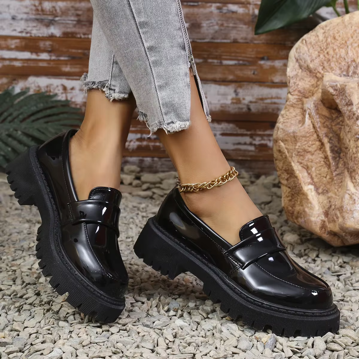 Denise | Comfortable crocodile leather loafers with thick sole