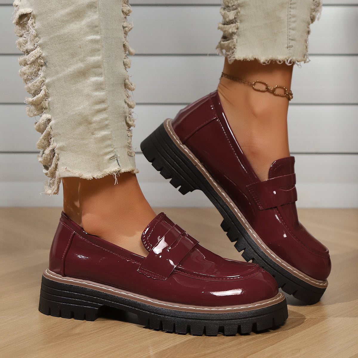 Pauline | Comfortable crocodile leather loafers with a thick, cushioned sole