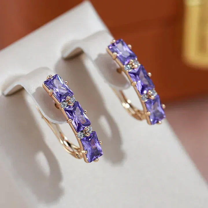 Boucles d'oreilles élégantes en zircone violette