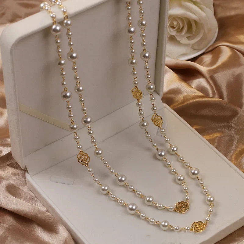 Collier élégant en perles d'or