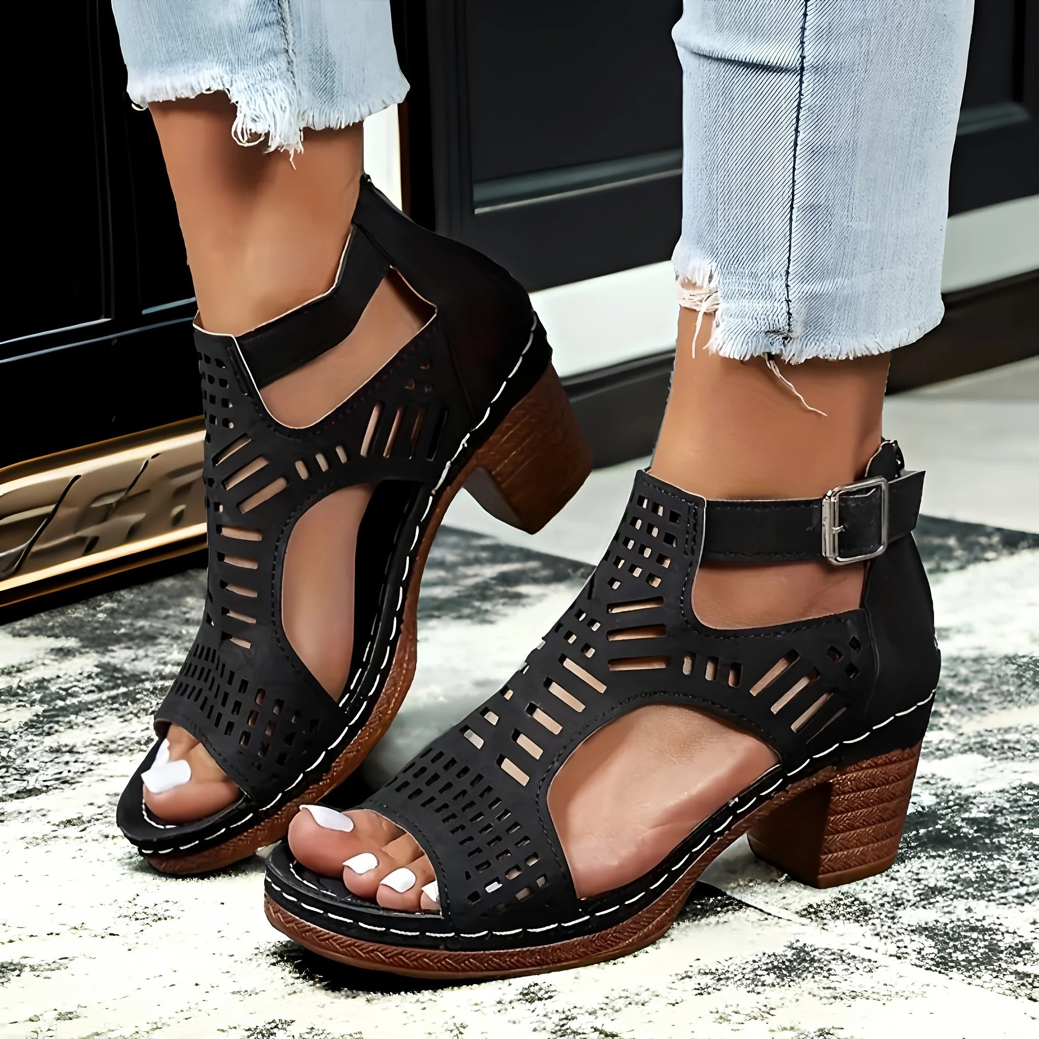 Sandales à talons blocs découpés Nova™